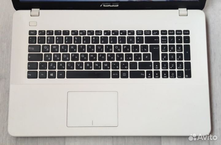 Asus\дисплей 17\Intel 4 ядра\SSD 128\Ozu 8g\Акб 4ч