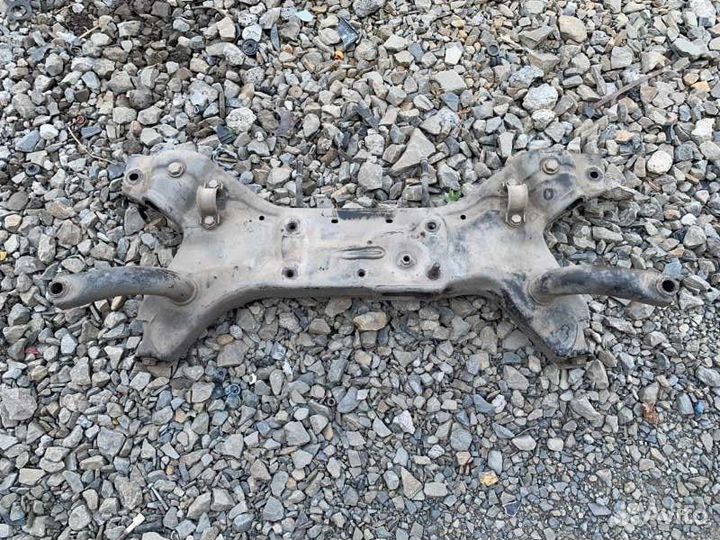 Подрамник передний Mitsubishi Colt Z34A 135930