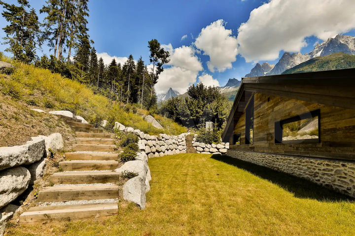 Дом 320 м² на участке 12 сот.