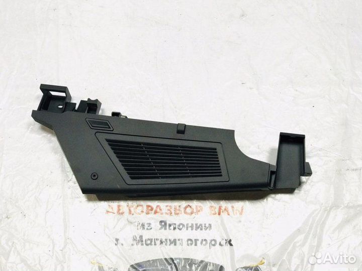 Вентиляционная решетка правая Bmw X3 E83