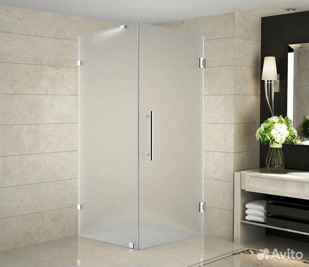 Стеклянные душевые перегородки
