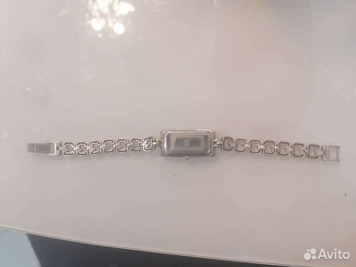 Серебряные часы
