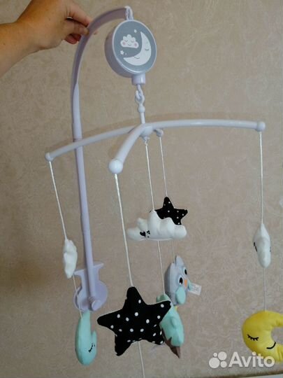 Музыкальный мобиль на кроватку