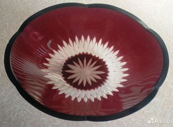 Ваза из цветного стекла