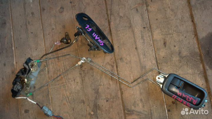 Замок двери передний левый Toyota Rav4 SXA11 3SFE