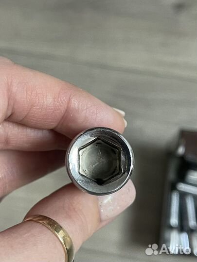 Болт М 14х1,5 HT