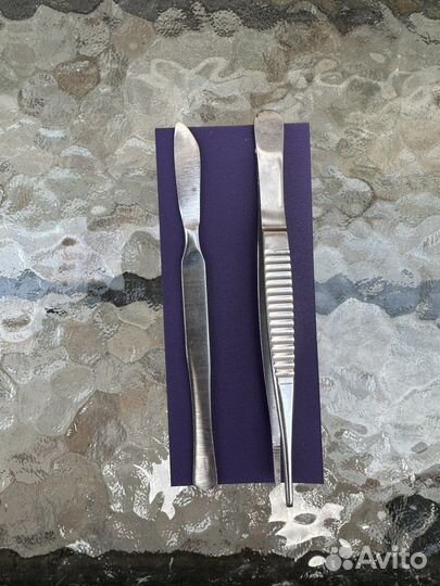 Пинцет и скальпель