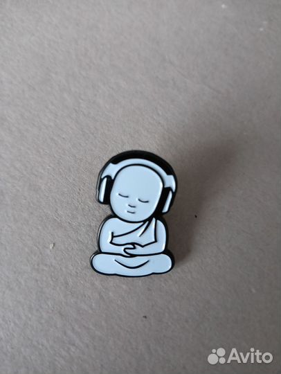 Значок пин. Будда