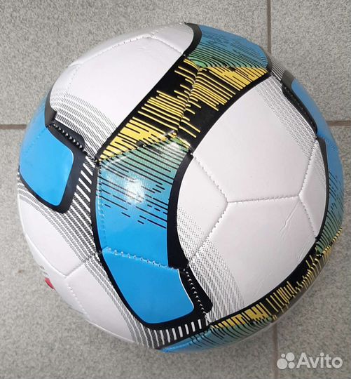 Футбольный мяч