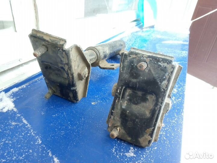 BMW 5 E34 - Кронштейн переднего бампера Б/У