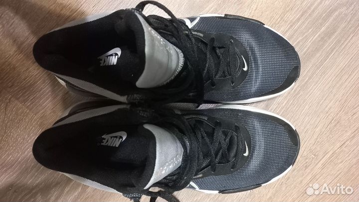 Кроссовки баскетбольные