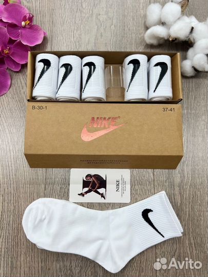 Набор носков в подарочной коробке