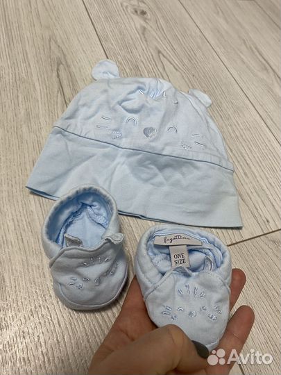 Шапочки и носочки для малыша