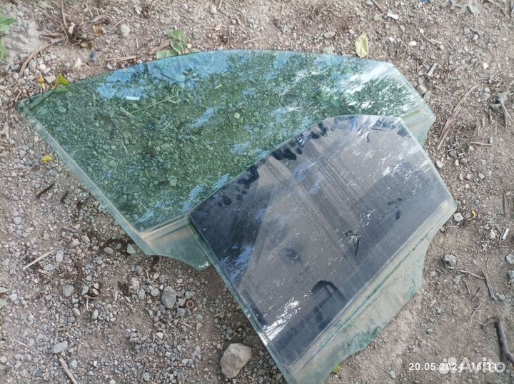 Стекло двери на Cadillac CTS