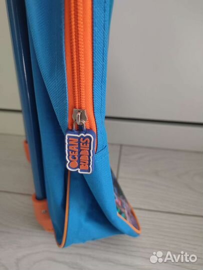 Детский чемодан на колесиках