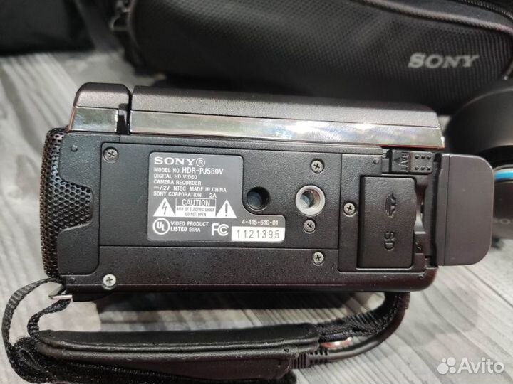 Видеокамера Видеокамера Sony HDR-PJ580VE