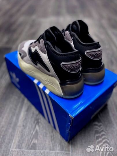 Кроссовки Adidas