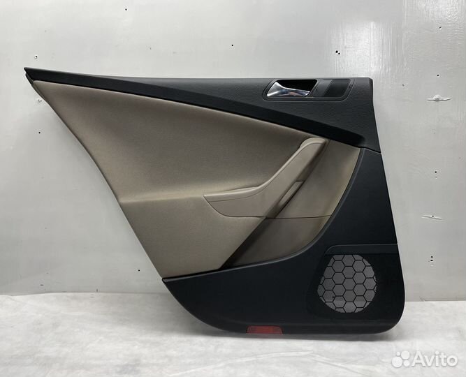 Обшивка двери задняя левая Volkswagen Passat B6