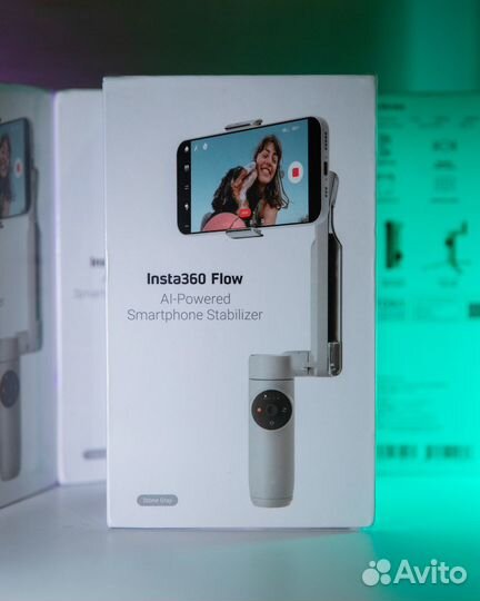 Insta360 Flow - стабилизатор для смартфонов