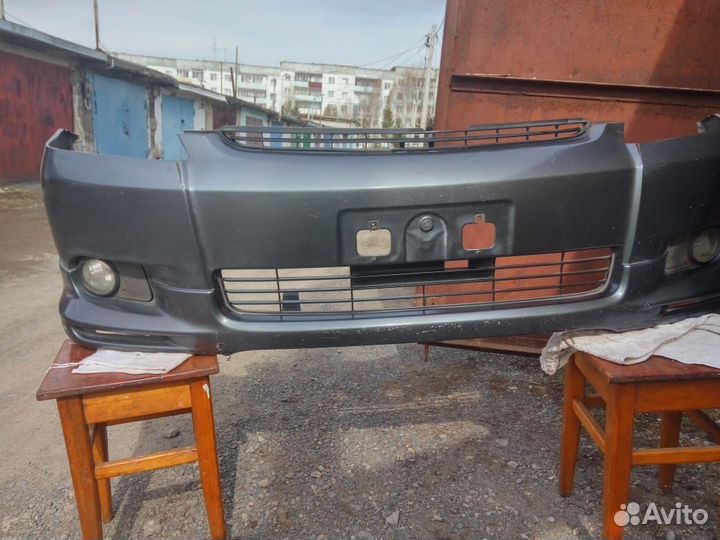 Бампер передний toyota wish 2004