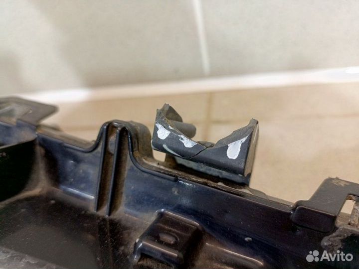 Фара противотуманная правая Lexus Lx570