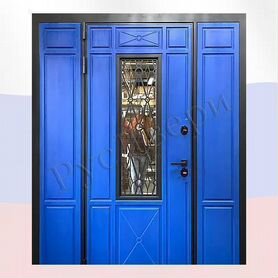 Синяя металлическая входная дверь с окном