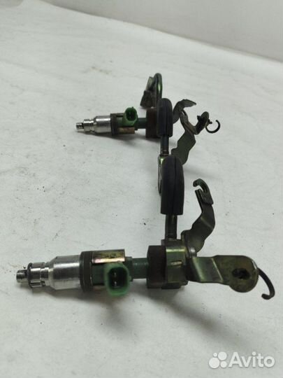 Топливная рампа левая Nissan Cefiro VQ25 2003