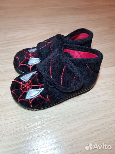 Ботинки новые 23