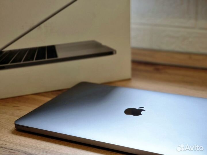 MacBook Pro 13 2017 89 циклов перезарядки