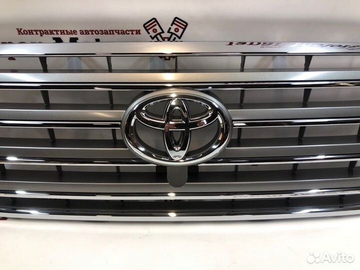 Решетка радиатора Toyota Land Cruiser 200