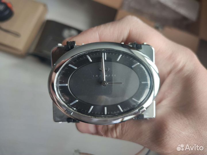 Бортовые часы infiniti