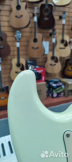 Электрогитара JET JS-300 OW (Stratocaster) Белая