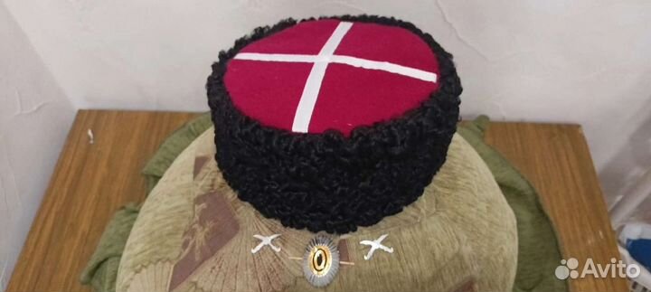 Кубанка казачья (кокарда и петлички бонусом)