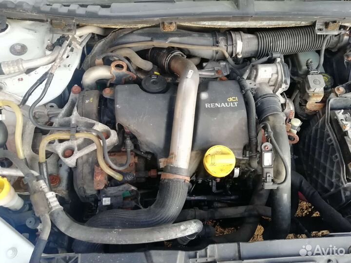 Дымит K9k834 двигатель Renault megane 3