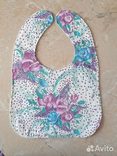 Слюнявчик нагрудник новые непромокаемые