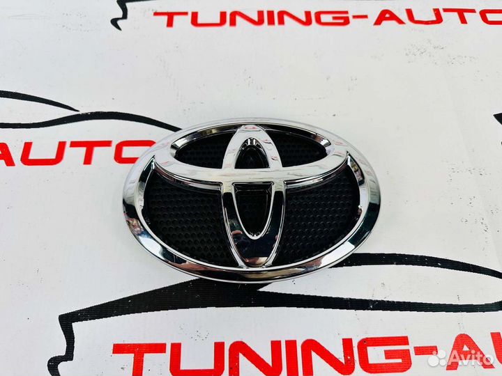 Эмблема в решетку Toyota Land Cruiser 200 E0719