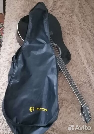 Акустическая гитара