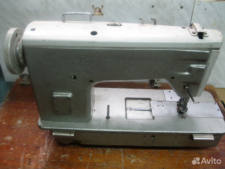 Швейная машина 1852 кл