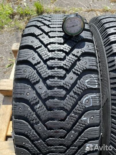 Goodyear UltraGrip 500 215/65 R16