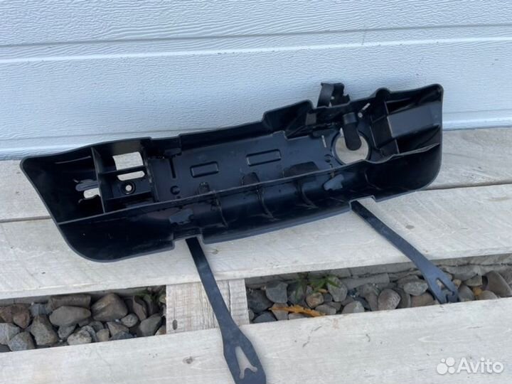 Ящик для инструментов Volkswagen Jetta 5 1.9TDI