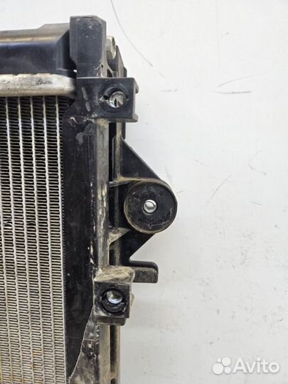 Радиатор охлаждения Toyota Land Cruiser 200