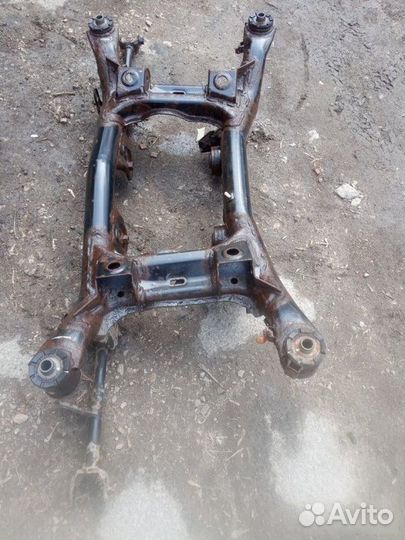 Балка подвески задняя Suzuki Grand Vitara 3 J20A
