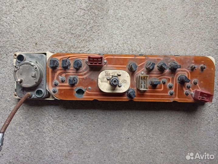 Приборная панель волга газ 2410, москвич и бмв