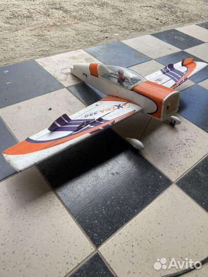 Самолетор на р/у extra 330