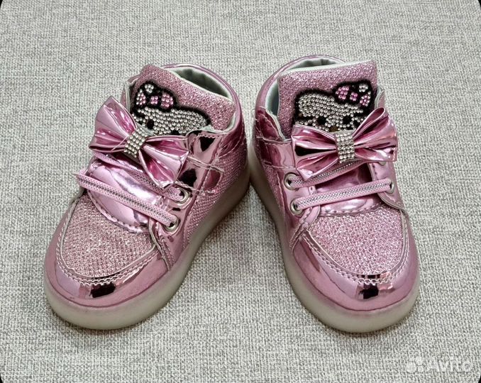 Кроссовки детские