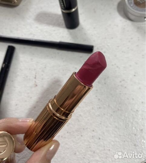 Карандаши и помады доя губ набором