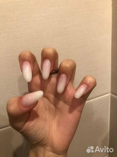 Модель на маникюр, педикюр, RF-лифтинг массаж