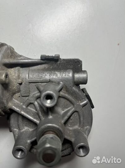 Моторчик стеклоочистителей Audi 100 / A6 (C4 )