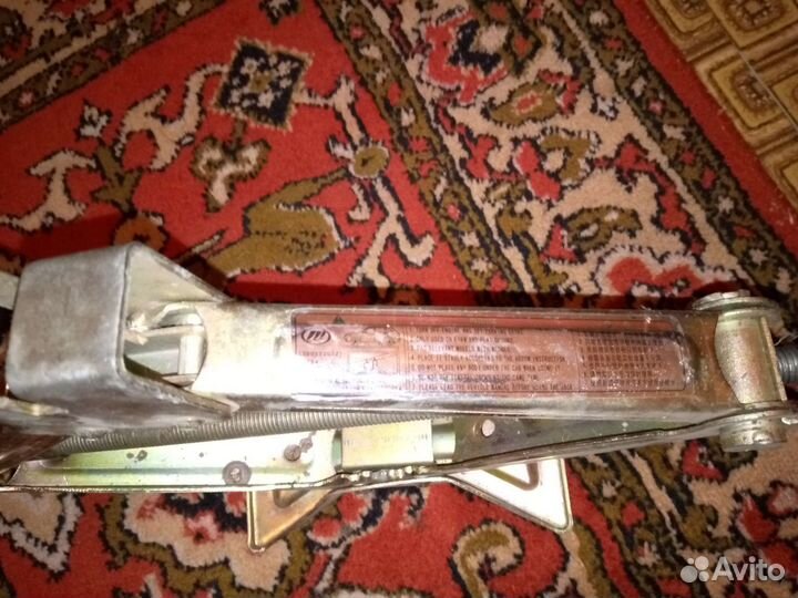 Колпаки и домкрат