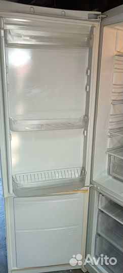 Холодильник Indesit